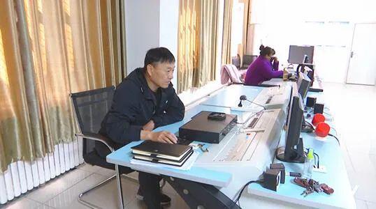 坚守岗位过“五一” 广播电视节目传送者的劳动赞歌